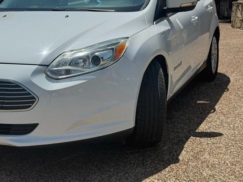 Used 2017 Ford Focus Electric Hatchback FWD image 3