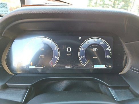 Used 2024 Jeep Grand Cherokee Limited image 23