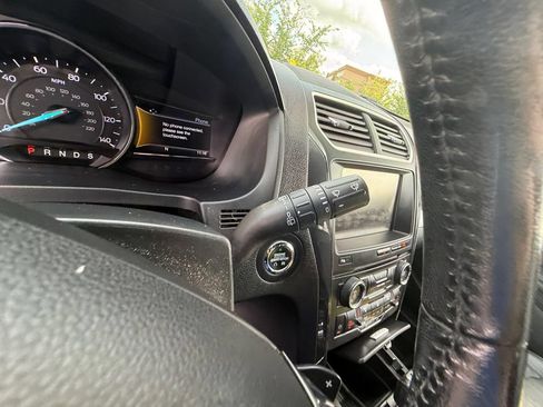Used 2016 Ford Explorer XLT w/ Equipment Group 202A AWD/4WD image 37