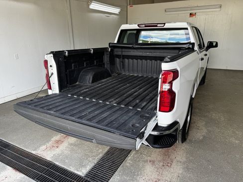 Used 2024 Chevrolet Silverado 1500 W/T w/ Z71 Off-Road Package AWD/4WD image 10