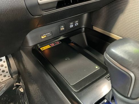 Used 2025 Toyota Camry SE FWD image 18