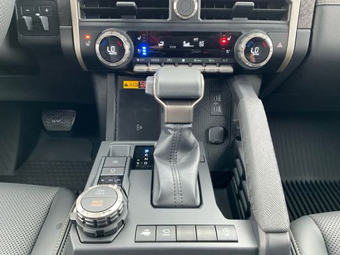 Used 2025 Toyota Tacoma Limited image 19