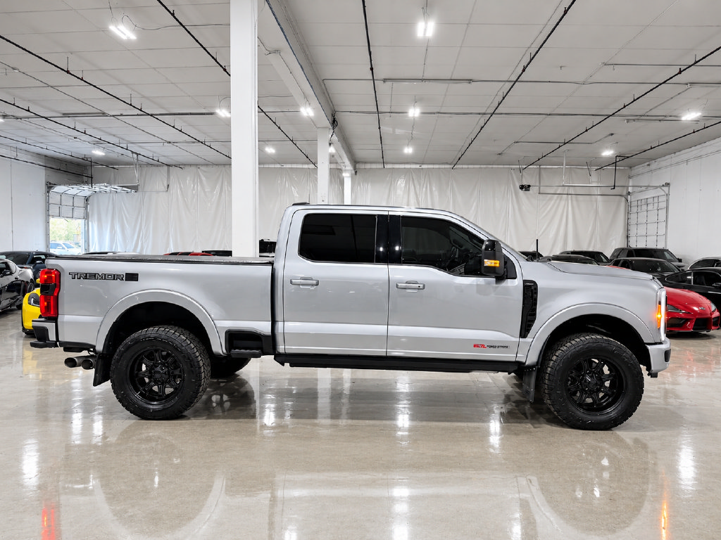 Used 2023 Ford F350 Lariat w/ Lariat Ultimate Package AWD/4WD image 6