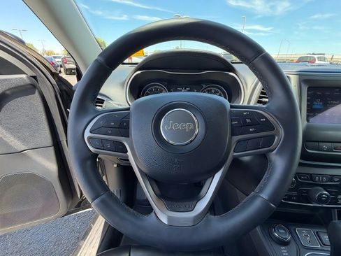 Used 2019 Jeep Cherokee Latitude Plus AWD/4WD image 20