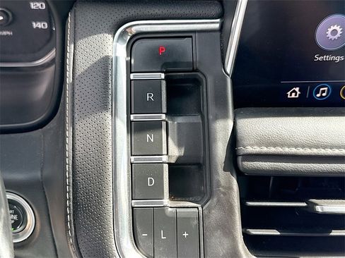 Used 2021 GMC Yukon XL SLT image 18