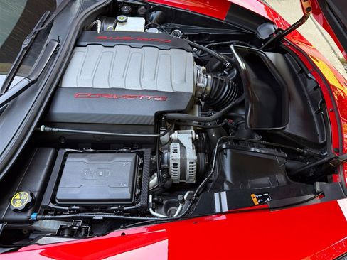 Used 2019 Chevrolet Corvette Stingray Coupe w/ Carbon Flash Badge Package RWD image 57