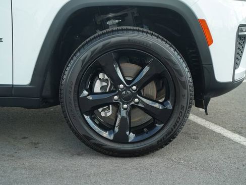 New 2026 Jeep Grand Cherokee L Limited w/ Limited Altitude Package AWD/4WD image 44