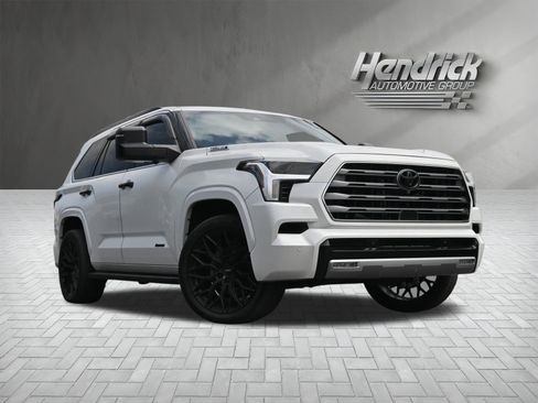 Used 2023 Toyota Sequoia Limited image 2