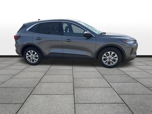 Used 2023 Ford Escape Active w/ Cold Weather Package image 4