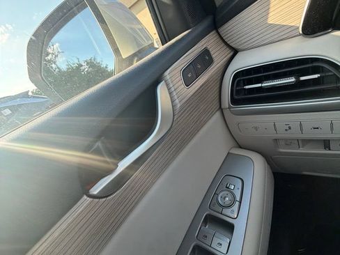Used 2021 Hyundai Palisade SEL w/ Premium Package FWD image 6