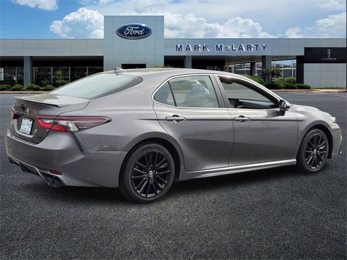 Used 2024 Toyota Camry SE image 5