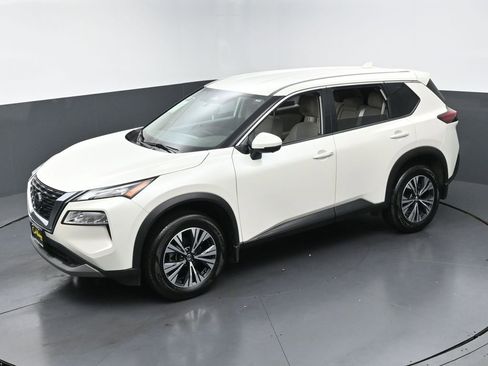 Used 2021 Nissan Rogue SV image 39