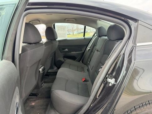 Used 2016 Chevrolet Cruze LT image 8
