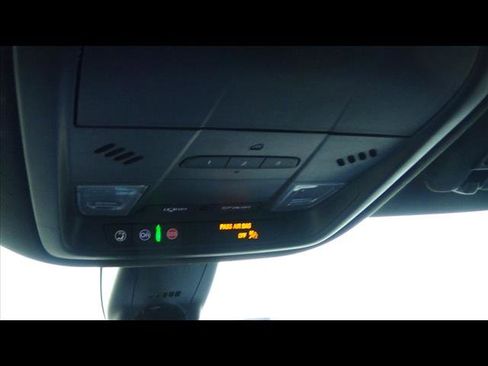 Used 2024 Buick Enclave Premium image 30