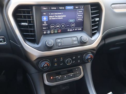 Used 2023 GMC Acadia Denali w/ Denali Ultimate Package FWD image 7