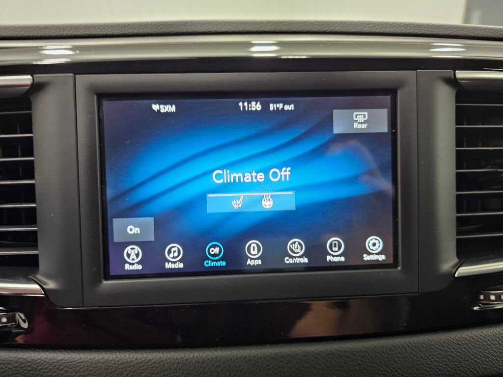 Used 2020 Chrysler Pacifica Touring-L FWD image 22