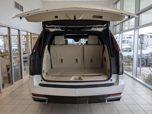 Used 2023 Cadillac Escalade Premium Luxury w/ LPO, Floor Liner Package image 18