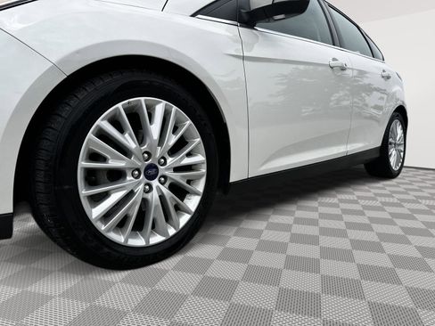 Used 2017 Ford Focus Titanium w/ Titanium Technology Package FWD image 6