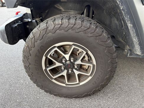 Used 2025 Jeep Wrangler Unlimited Rubicon AWD/4WD image 7