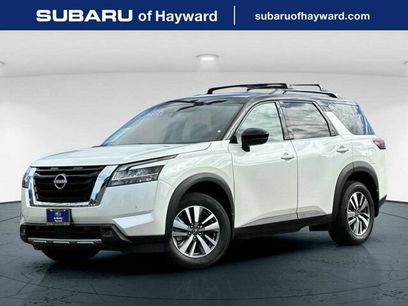 Used 2023 Nissan Pathfinder SL