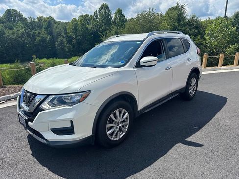 Used 2020 Nissan Rogue SV FWD image 1