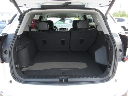 Used 2023 GMC Terrain SLT FWD image 34