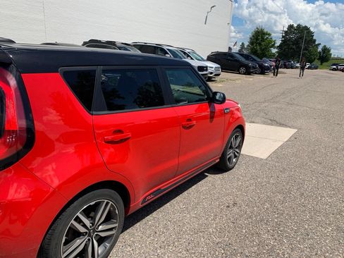 Used 2019 Kia Soul + FWD image 4