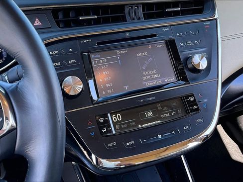 Used 2017 Toyota Avalon Limited image 6