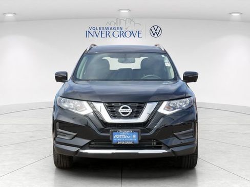 Used 2017 Nissan Rogue SV AWD/4WD image 2