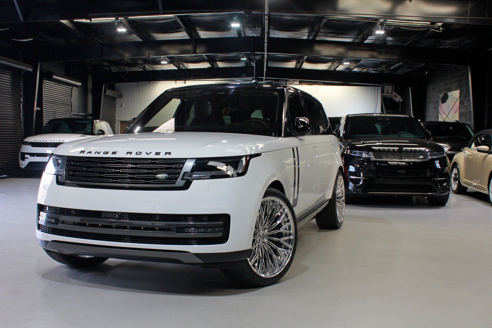 Used 2023 Land Rover Range Rover Long Wheelbase Autobiography AWD/4WD image 99