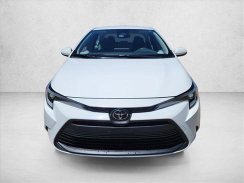 Used 2026 Toyota Corolla LE FWD image 2