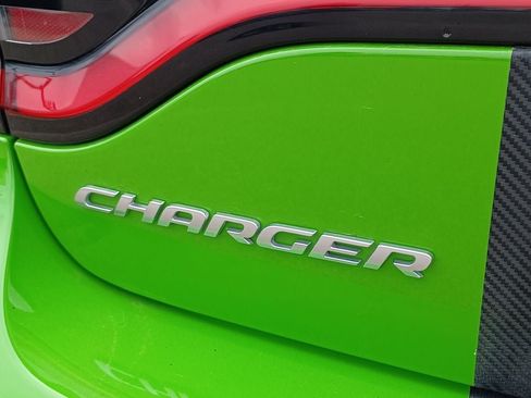 Used 2017 Dodge Charger R/T w/ Plus Group RWD image 7