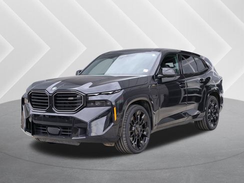 Used 2025 BMW XM image 1