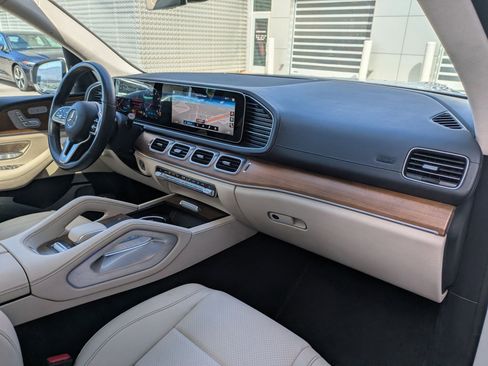 Used 2022 Mercedes-Benz GLS 450 4MATIC image 31