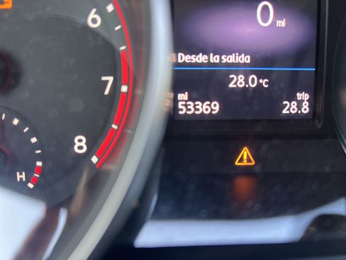 Used 2021 Volkswagen Tiguan SE FWD image 17