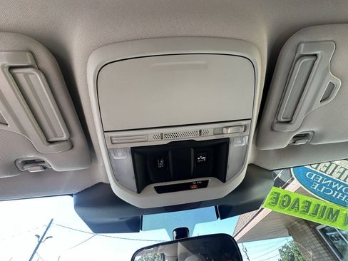 Used 2023 Subaru Forester AWD/4WD image 17