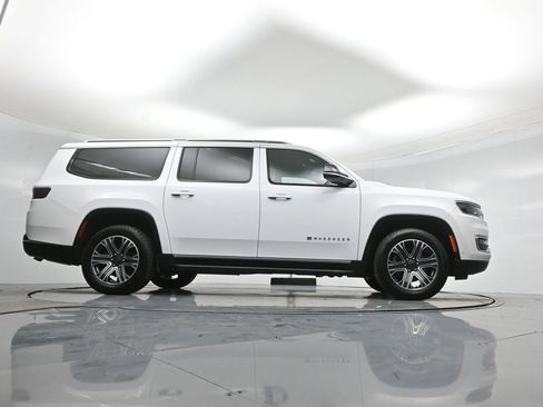 Used 2024 Jeep Wagoneer L Series II image 50