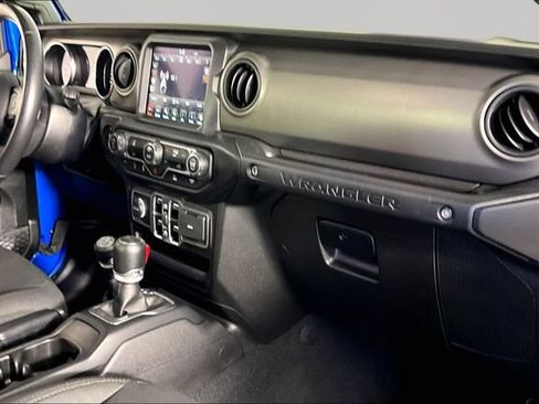 Used 2022 Jeep Wrangler Unlimited Sport w/ Xtreme Recon 35" Tire Package AWD/4WD image 22