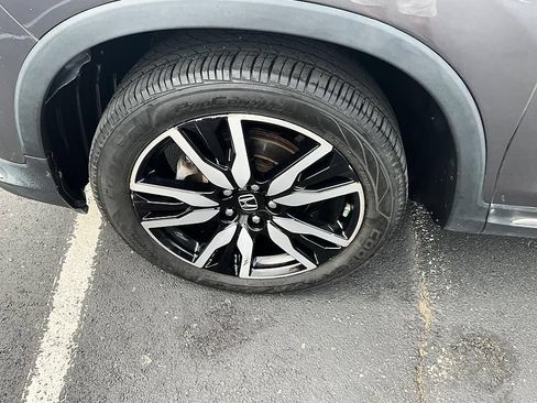 Used 2020 Honda Pilot Touring image 11