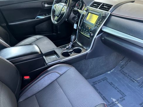 Used 2016 Toyota Camry SE FWD image 16