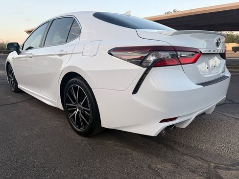 Used 2021 Toyota Camry SE image 5