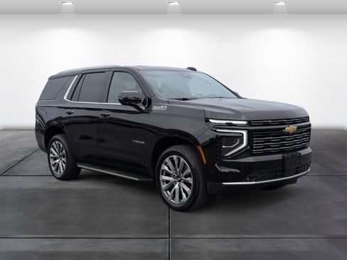 Used 2025 Chevrolet Tahoe High Country w/ Sun And Tow Package image 2