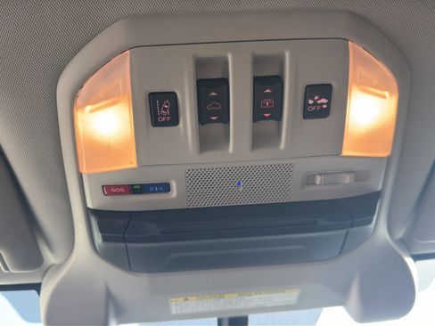 Used 2022 Subaru Ascent Onyx Edition image 18