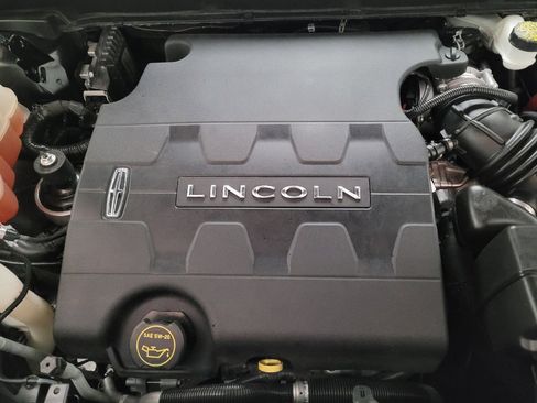 Used 2017 Lincoln MKX Reserve image 30