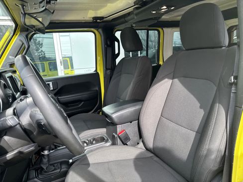 Used 2023 Jeep Wrangler Unlimited w/ Convenience Group image 13