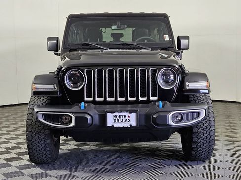 Used 2023 Jeep Wrangler Unlimited Sahara AWD/4WD image 2