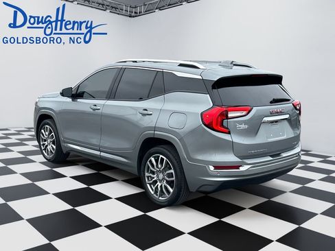 Used 2024 GMC Terrain Denali w/ Denali Premium Package image 3