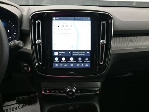 Used 2024 Volvo XC40 B5 Plus w/ Climate Package AWD/4WD image 13
