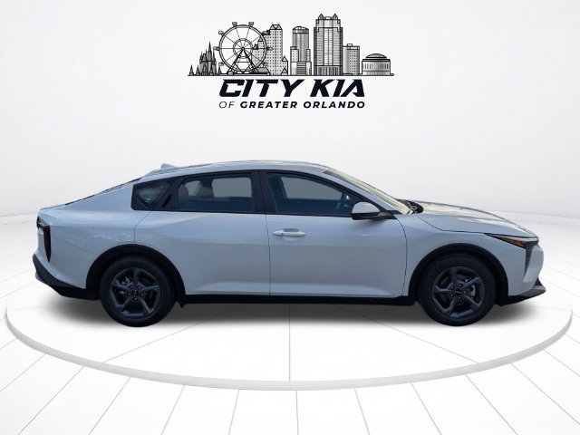 New 2026 Kia K4 FWD image 10