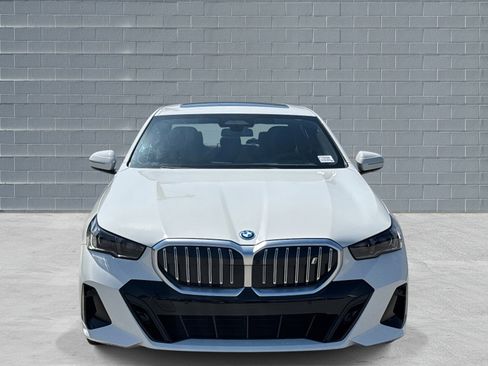 Used 2024 BMW i5 eDrive40i w/ M Sport Package image 3